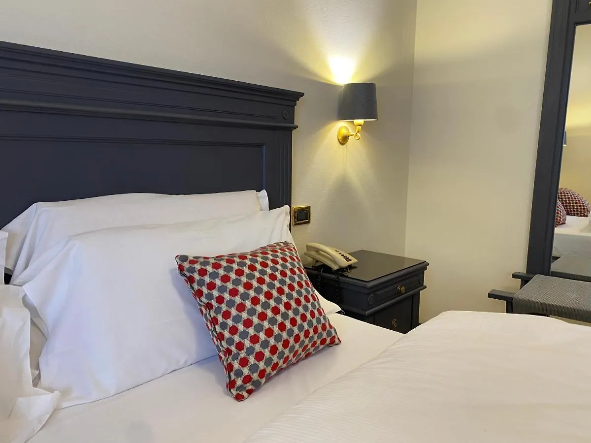 Hotel Estee Desenzano del Garda