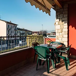 Appartamento Gardappartamenti Artisti Pool, Desenzano del Garda