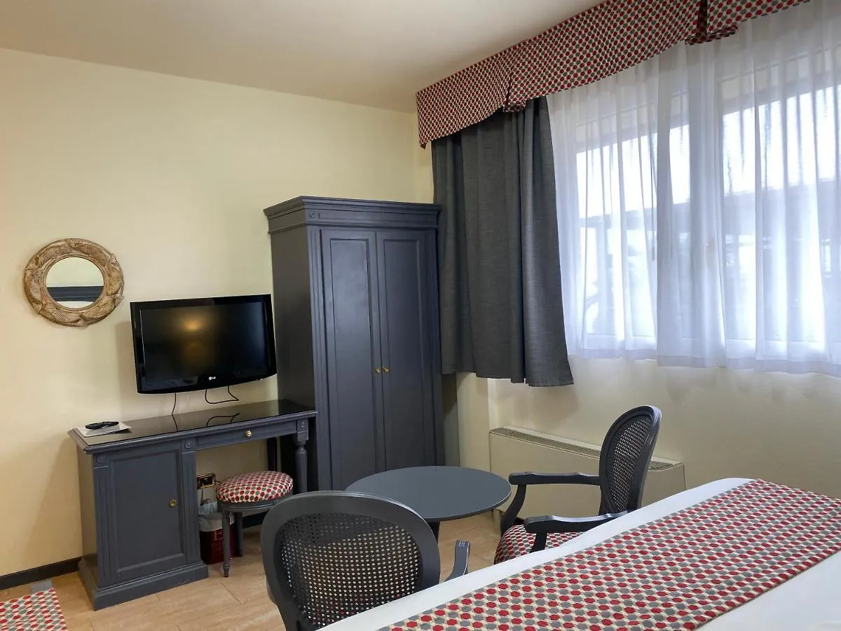 Hotel Estée Desenzano del Garda 4*,