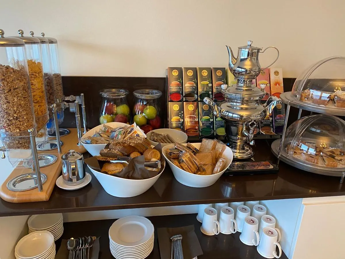 דסנזאנו דל גארדה Hotel Estee