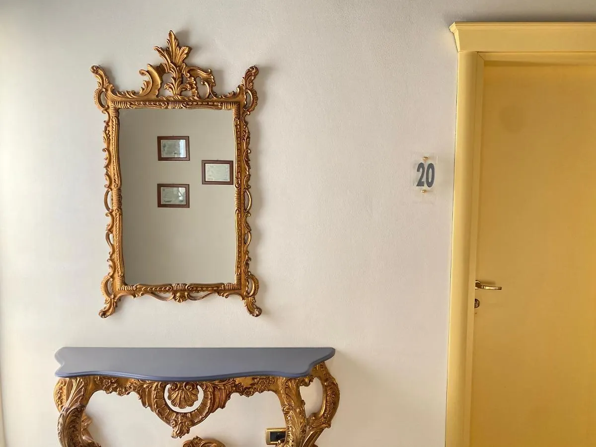 דסנזאנו דל גארדה Hotel Estee