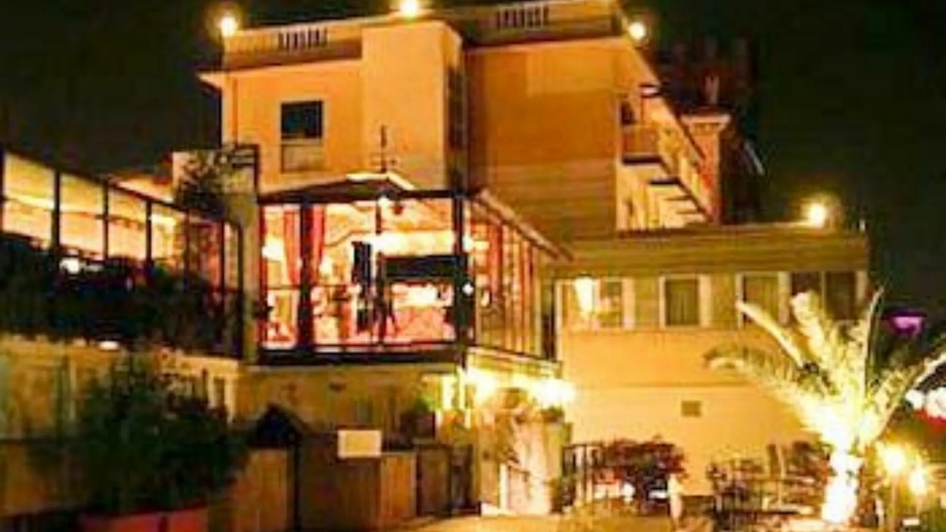 דסנזאנו דל גארדה Hotel Estee  דסנזאנו דל גארדה