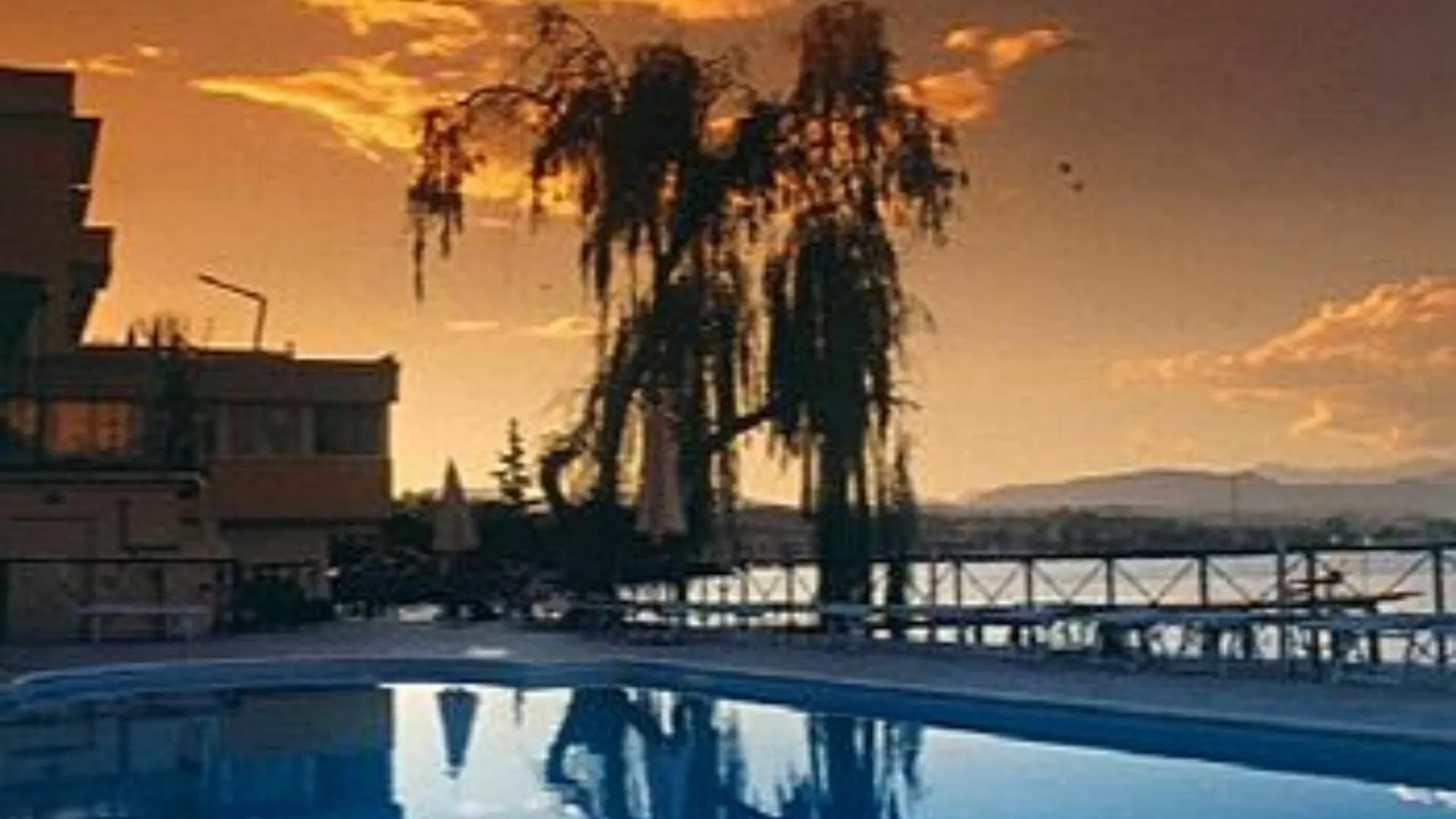 דסנזאנו דל גארדה Hotel Estee איטליה