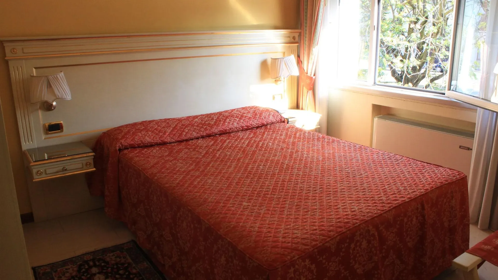 Hotel Estee Desenzano del Garda