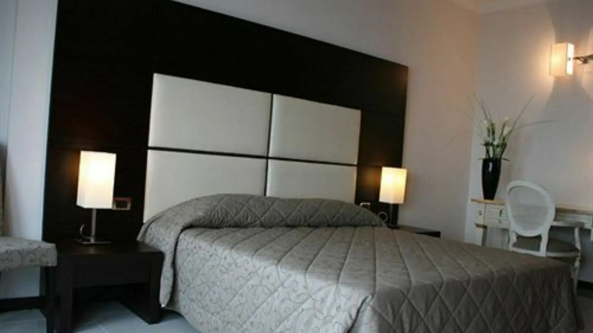 Hotel Estee Desenzano del Garda